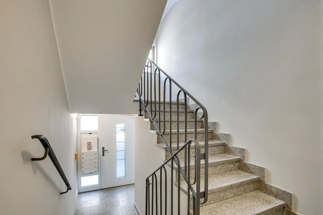 Mont Apartements Colonia 0*,